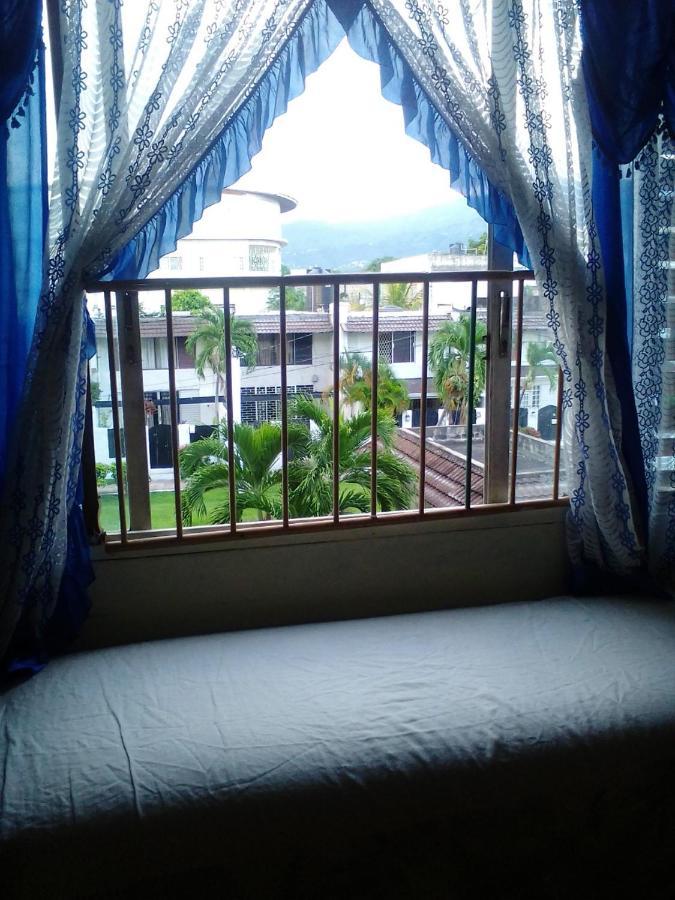 Nice Oakwood Constant Spring Rd Apt Appartement Kingston Buitenkant foto