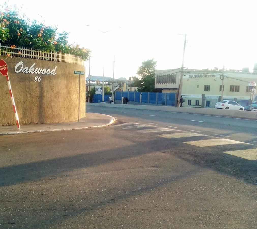 Nice Oakwood Constant Spring Rd Apt Appartement Kingston Buitenkant foto